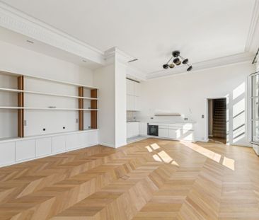 Location Appartement Paris 8 5 Pièces 155 m² - Photo 3