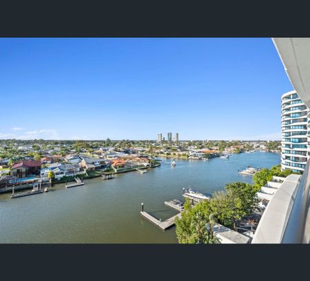 4604/5 Harbourside Ct, Biggera Waters, Qld 4216 - Photo 2