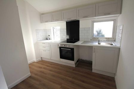 1 bedroom semi-detached house to rent - Photo 3