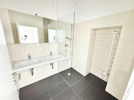 TOPLAGE NÄHE RATHHAUS | OPTIMAL AUFGETEILTE 4 ZIMMER MIT TERRASSE | SCHAUMANNSTRASSE - Foto 3