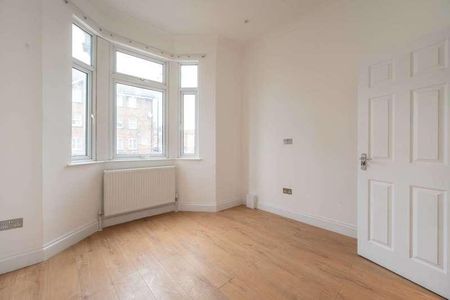 High Street, Plaistow, E13 - Photo 4