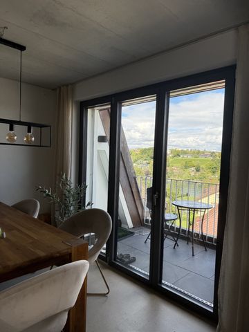 Top Moderne 4.5 Zimmer-Wohnung mit Rhein- + Weitsicht - Photo 3