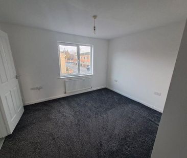 3 bedroom terraced house to rent - Photo 6