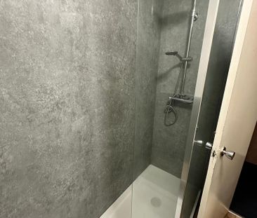 3 bedroom flat to rent - Photo 4