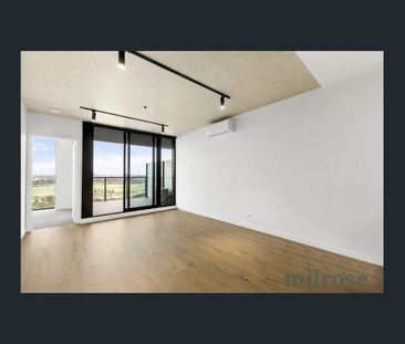 Sunlit Sophistication with Stunning Views - Photo 2