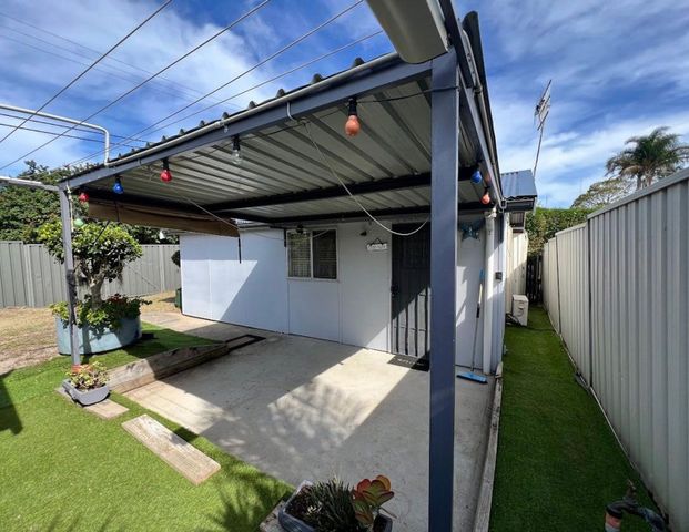 Cottage Living in the Heart of Ettalong Beach - Photo 1