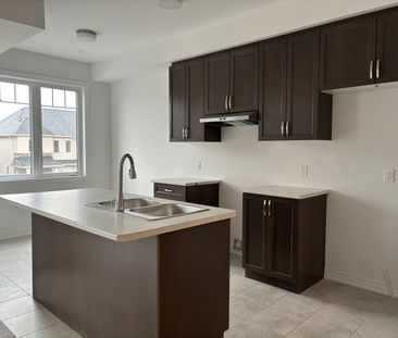 For Lease - 2015 Cameron Lott Crescent, Oshawa, Ontario - Photo 2