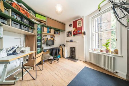 3 bedroom flat to rent - Photo 4