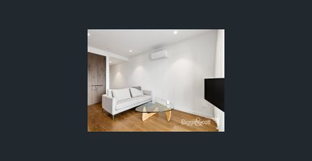 EXQUISITE 1 BEDROOM APARTMENT WITH LARGE BALCONY, NATURAL LIGHT, OFF STREET PARKING - Photo 4