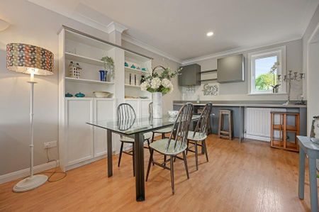 4 bedroom townhouse to rent - Photo 3