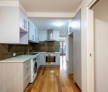 1/30 Ormond Road, Ascot Vale VIC 3032 - Photo 5