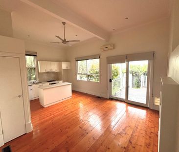 Ideal Location, 3 Bedroom Family Home, Workshop Area - Photo 1