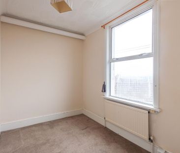 2 bedroom maisonette to rent - Photo 1