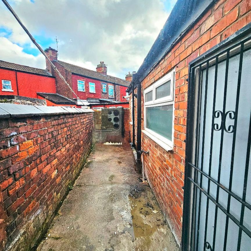 Bickerdike Avenue, Longsight, M12 - Photo 1