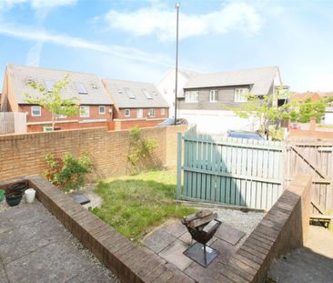 Parkside Crescent, Seacroft, Leeds - Photo 1