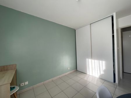 Location Appartement 3 pièces 54m² ONET LE CHATEAU 12850 - Photo 3