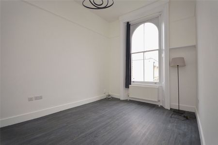 3 Bed Flat, Cargreen Road, SE25 - Photo 4