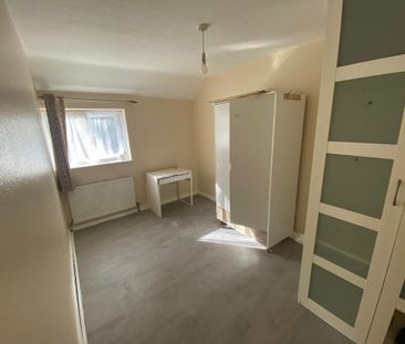 3 bedroom detached house to rent - Photo 4