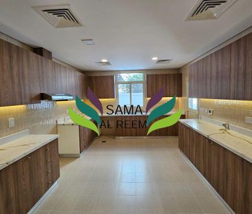 4 Bed +Maid | Garden | Shared Pool | Renovated - Photo 2