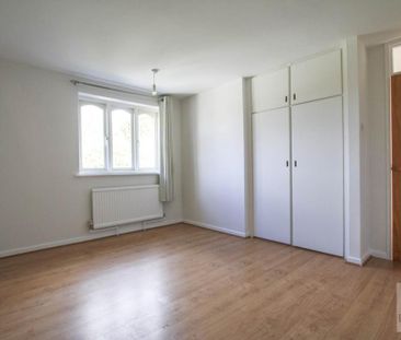 4 bedroom detached house to rent - Photo 3