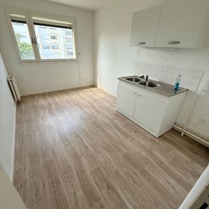 Location Appartement 3 pièces 82m² DOUAI 59500 - Photo 2