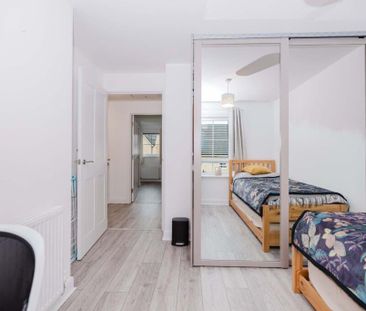 3 bedroom end of terrace house to rent - Photo 6