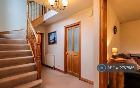 3 bedroom end of terrace house to rent - Photo 3