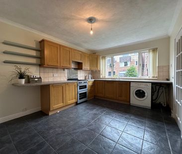 3 Bed Semi-Detached House, Low Road, S6 - Photo 2