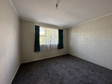 Tidy 2 bedroom unit! - Photo 2