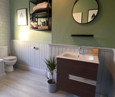 18 Lisburn Avenue, Belfast, BT9 7FX - Photo 1