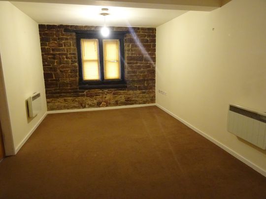 2 Bed Unfurnished Apartment - Photo 1