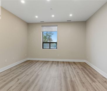 2668 BINBROOK Road Unit# 204, Binbrook, Ontario, L0R1C0 - Photo 2