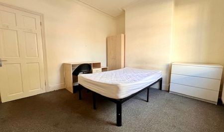 Fantastic 3 bedroom House - Photo 2