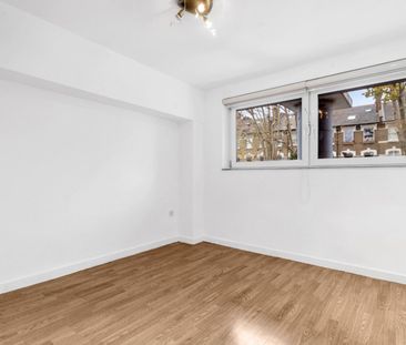 2 bedroom Flat To Let - Photo 5