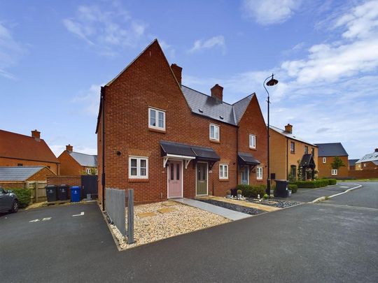 2 bedroom end of terrace house to rent - Photo 1