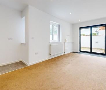 2 bedroom detached house to rent - Photo 2
