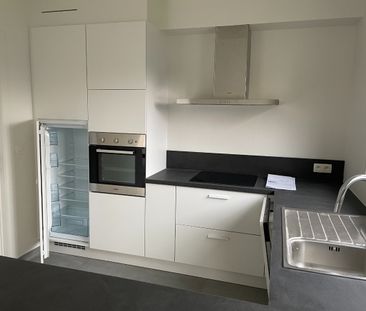 Drie slaapkamer EENGEZINSWONING met garage & tuin - Photo 6