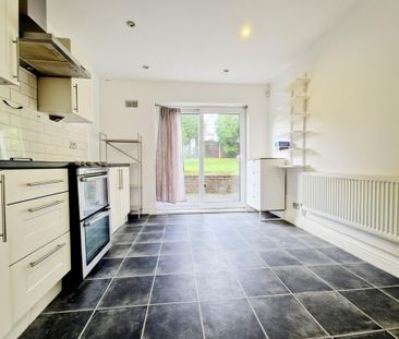 3 bedroom semi-detached house to rent - Photo 4