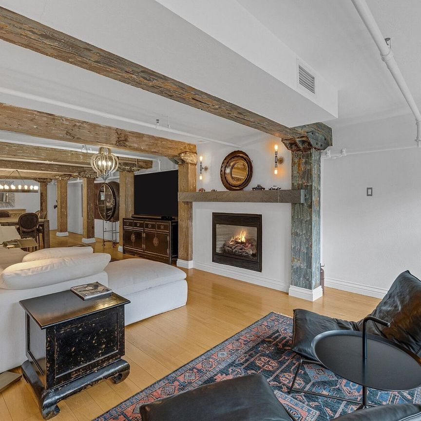 313 Place D'Youville, Apt. 301, QC, CA, Montreal - Photo 1