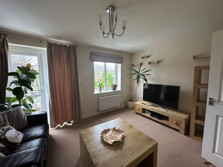 3 Bed Semi-Detached House, Frank Birchall Close, M40 - Photo 3