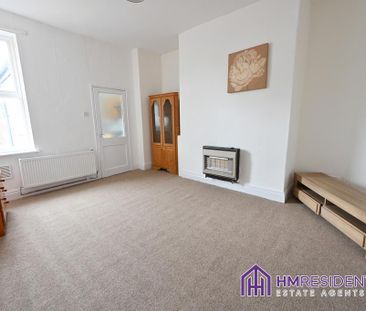 3 bedroom flat to rent - Photo 6