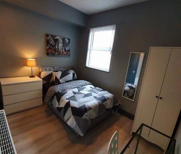 Ensuite Room 4, 47 Fitzroy Ave, Belfast, BT7 1HS - Photo 2