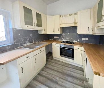 2 bedroom maisonette to rent - Photo 2