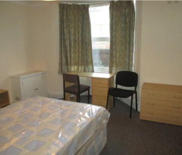 5 bedroom semi-detached house to rent - Photo 5