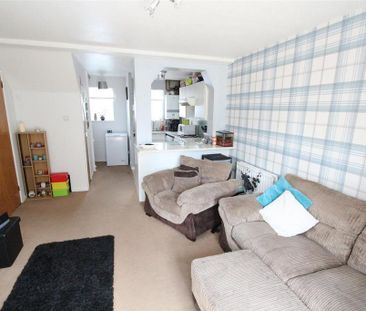 2 bedroom end of terrace house to rent - Photo 4