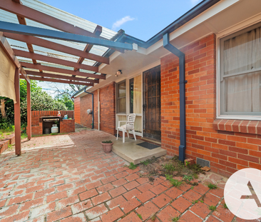 135 Theodore Street, Curtin ACT 2605 - House For Rent | Domain - Photo 2