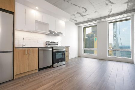 From bold architecture to sweeping skyline views, Skyla is where downtown Montréal living reaches its peak — in style - Photo 4