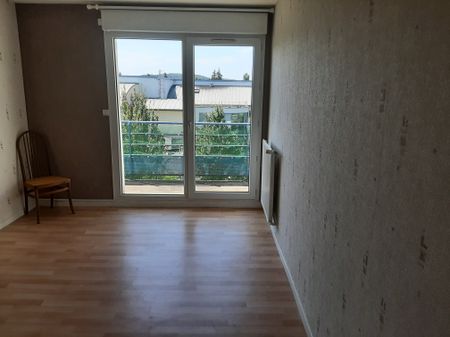 Location - Appartement T3 - 68 m² - Montbéliard - Photo 2