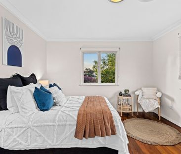 Modern Split-Level Family Home in Prime Mount Gravatt East Location - Photo 2