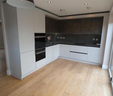 3 bedroom semi-detached house to rent - Photo 6